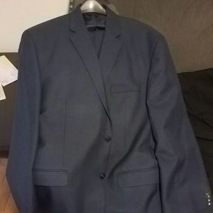 Men’s Sean John suit